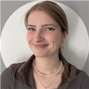 je pourrais donner des cours particuliers à des primaires des collégiens et même des lycéens de musique ou bien d’anglais. J’ai pris les spécialités anglais littérature et musique au lycée et je suis actuellement à l’université via domitia de perpignan en